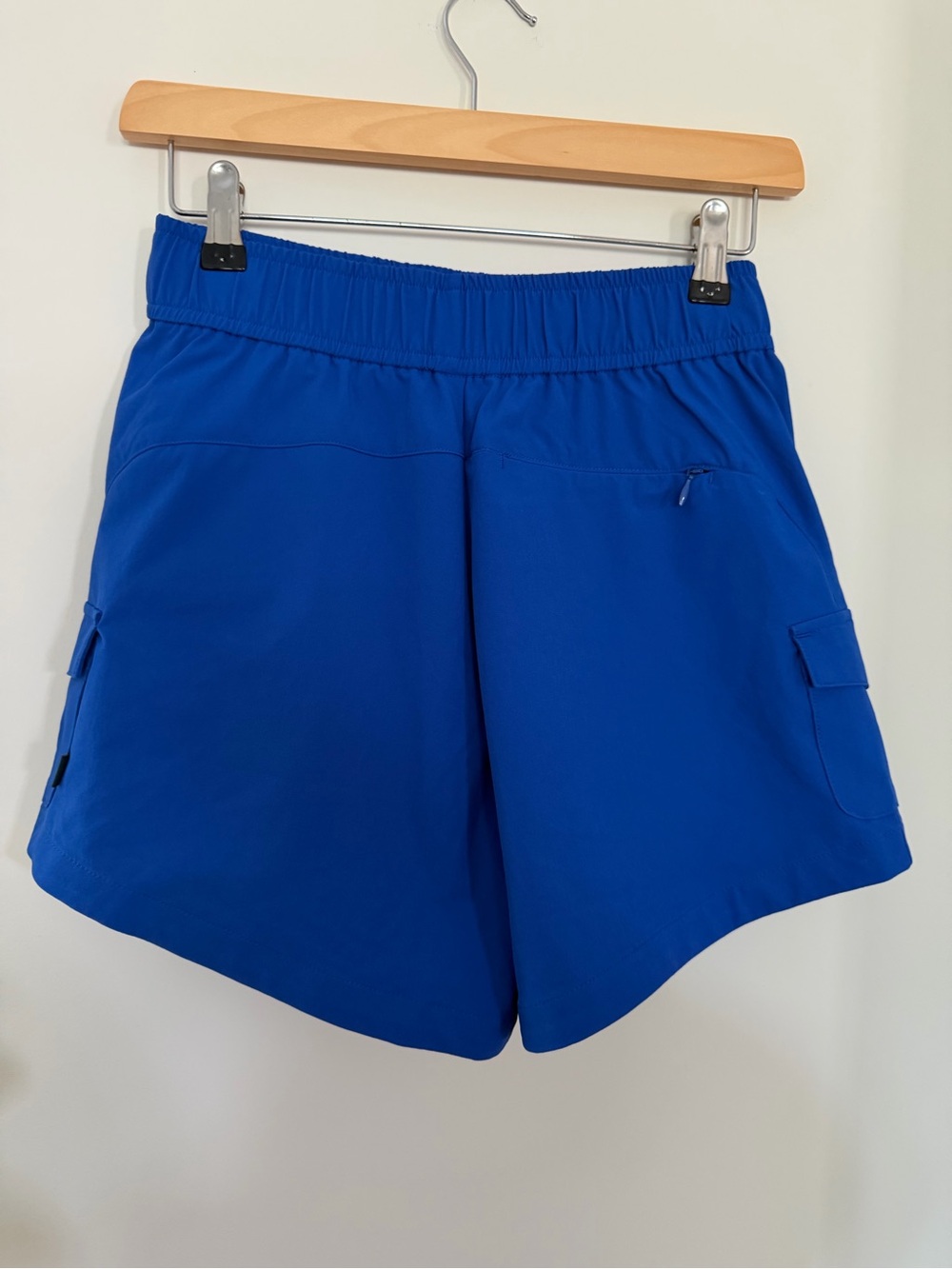 Womens Athletic Cargo Shorts in Bright Blue